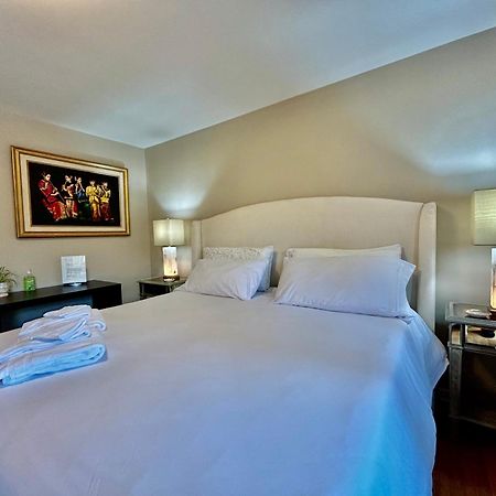 North Nanaimo Gem - Garden-View Room With Private Ensuite Dış mekan fotoğraf