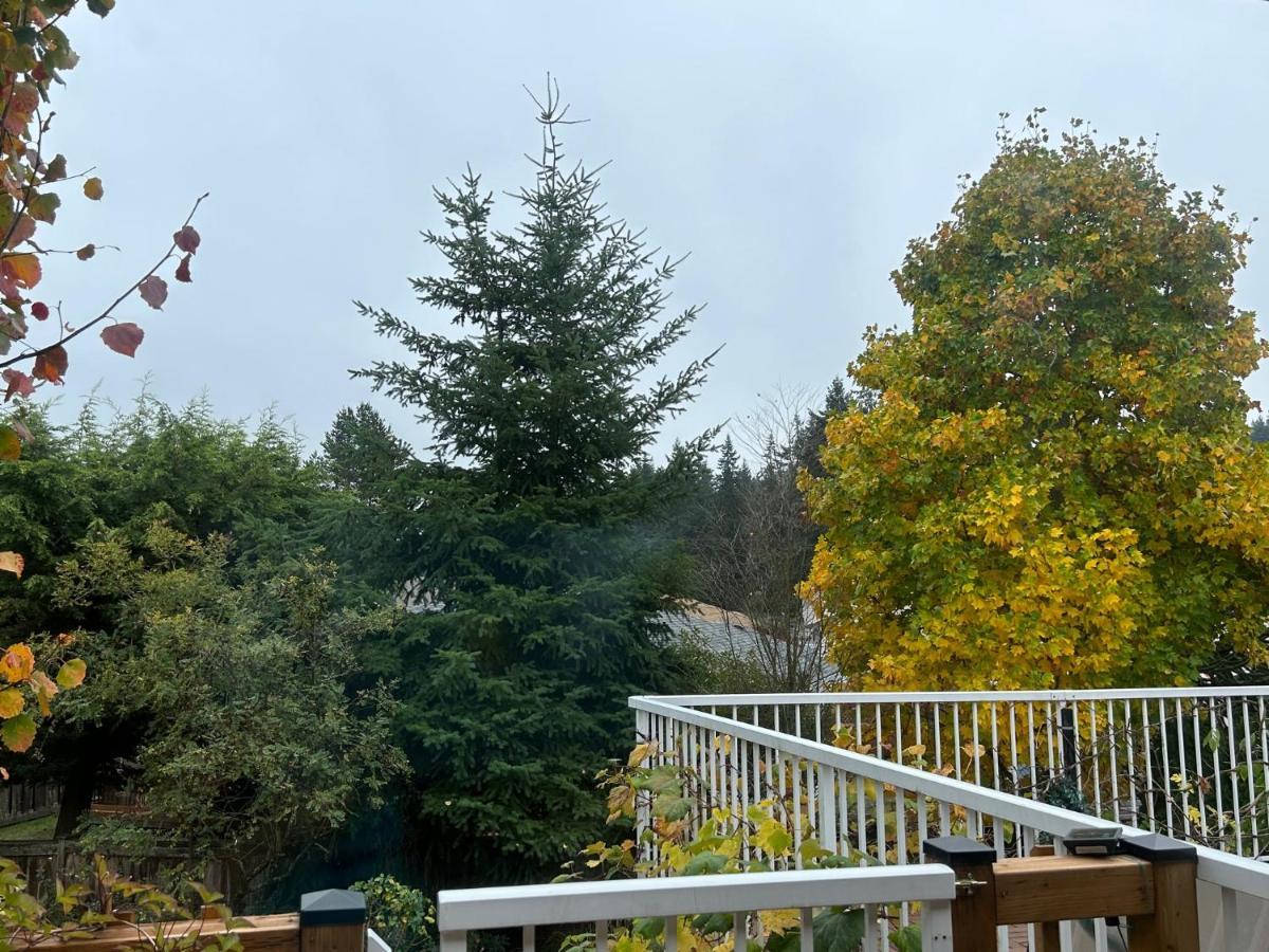 North Nanaimo Gem - Garden-View Room With Private Ensuite Dış mekan fotoğraf