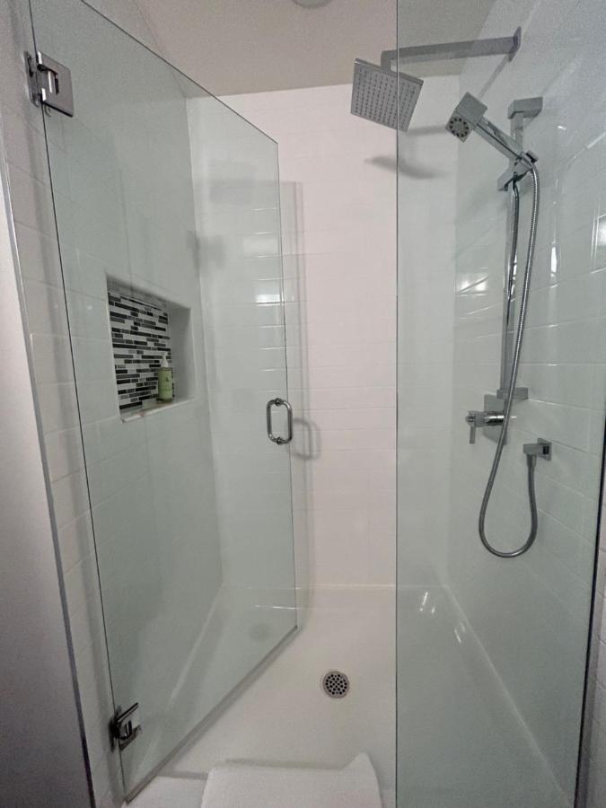 North Nanaimo Gem - Garden-View Room With Private Ensuite Dış mekan fotoğraf