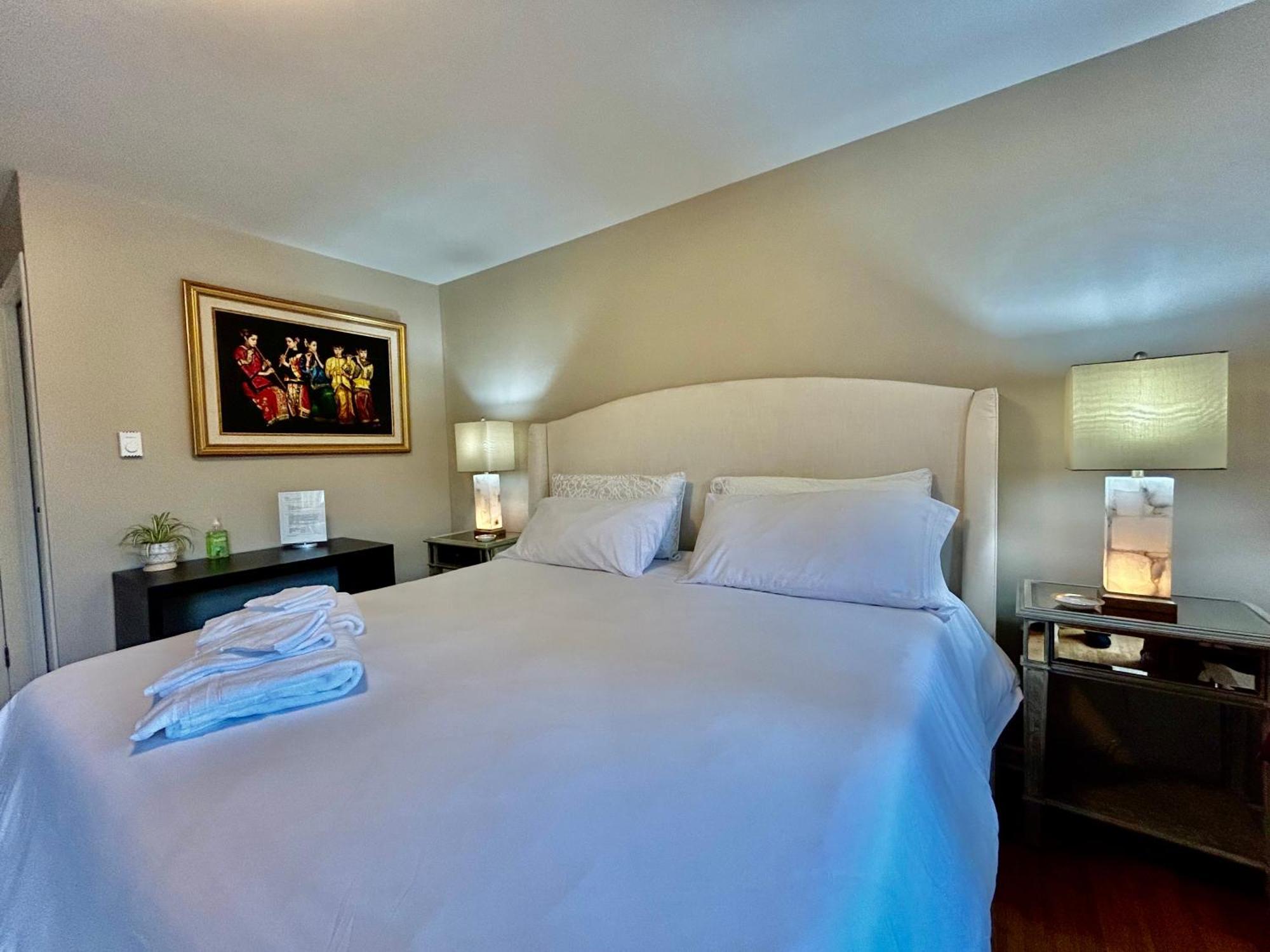 North Nanaimo Gem - Garden-View Room With Private Ensuite Dış mekan fotoğraf