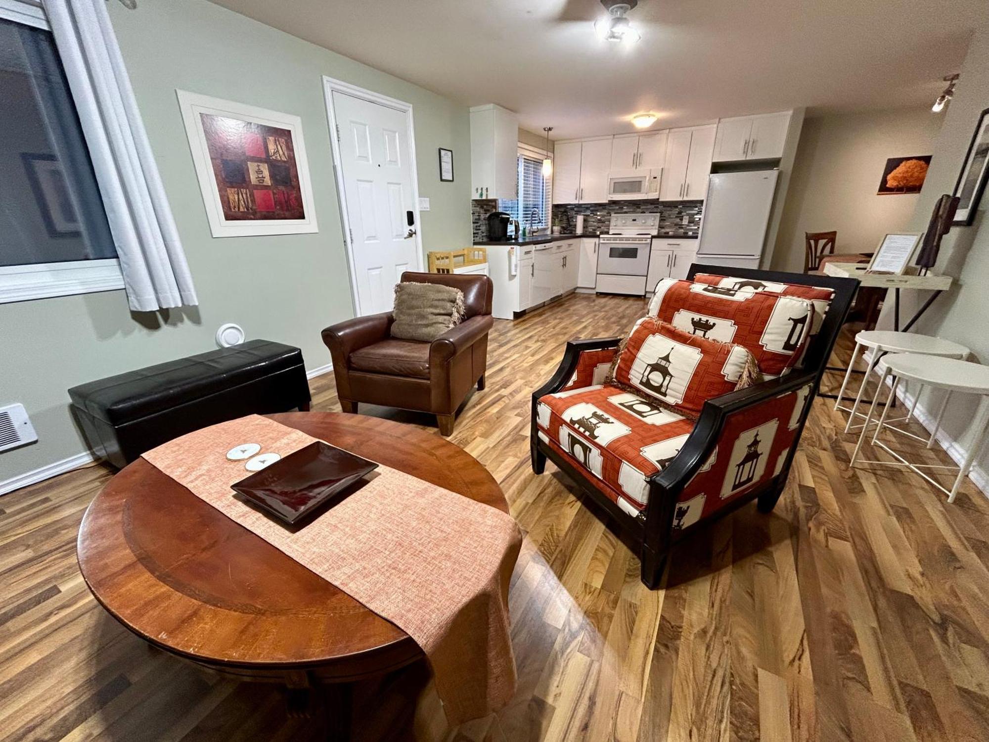 North Nanaimo Gem - Garden-View Room With Private Ensuite Dış mekan fotoğraf